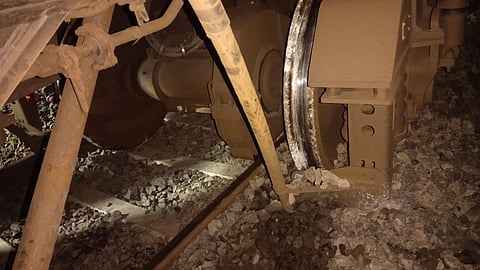 goods train derailment hubballi solapur route