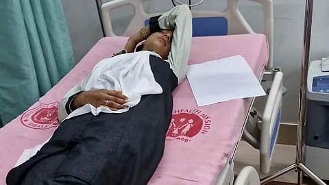 Student injured after falling between hydraulic doors of private bus
