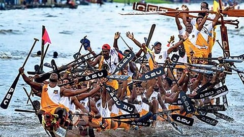 nehru trophy vallam kali karichal chundan pallathuruthy boat club