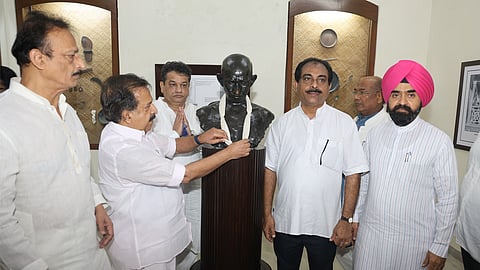 Ramesh Chennithala visits Mumbai Mani Bhavan