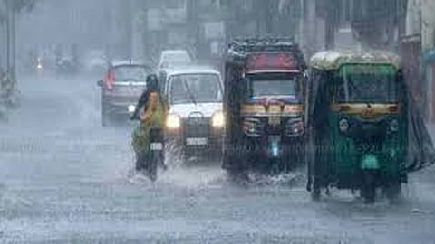 orange alert in 8 districts, heavy rain in thiruvananthapuram