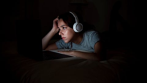 രാത്രി ഉറക്കമില്ലേ? സഹായം കിട്ടും, തീർത്തും സൗജന്യം Toll Free help line for mental health