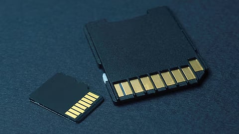 ഉപഹര്ജി നിലനില്ക്കില്ലെന്ന് ചൂണ്ടിക്കാട്ടി തള്ളിയ സാഹചര്യത്തില് പ്രധാന ഹര്ജിയായി തന്നെ നല്കാനാണ് ആലോചന Actress assault case memory card hash tag value change: survivor to approach court again