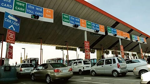 Maha Govt announces toll waiver for light motor vehicles entering Mumbai