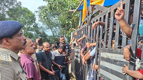 Devotees protest against take over of pulinthanam church