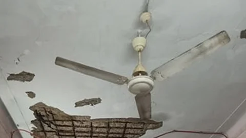 ceiling fan of the hospital broke and injured the young woman and her mother in thiruvananthapuram