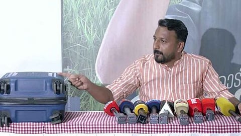 rahul mankoottathil press meet on palakkad hotel raid