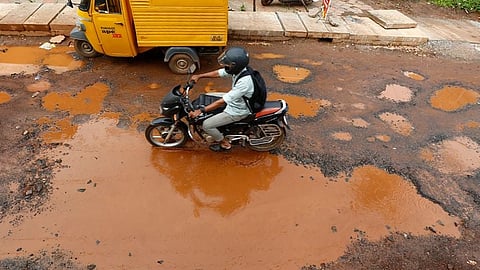 high court criticises over road damage at kerala