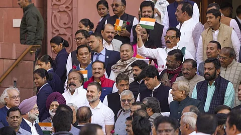 oppositions protest parliament