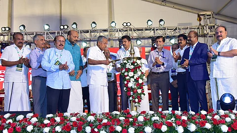 will support industries, says CM pinarayi vijayan