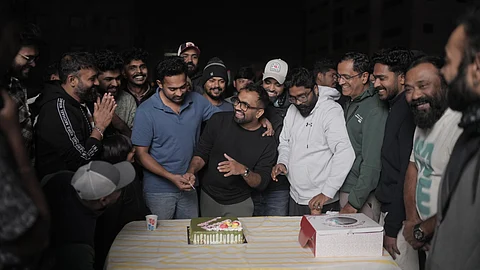 Asif Ali and Tamar celebrate Feminichi Fatima's victory in the UAE