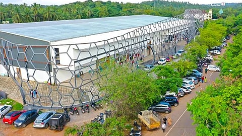 court quashes corporation's stop memo for new year celebrations at trade center