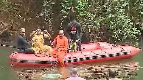 2 students drown while taking bath in Achan Kovilat