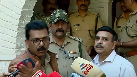 police interrupted wayanad dfos explanation about search for tiger