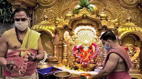 Mumbai siddhi vinayaka ganapati temple trusts banned torned jeans and mini skirts