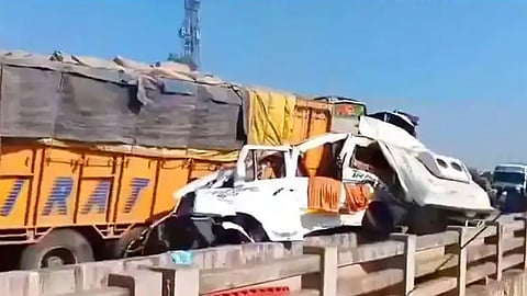 9 people died in a road accident while returning from Kumbh Mela