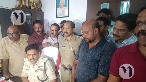 Potta federal bank robbery case, accused teasing bank manager