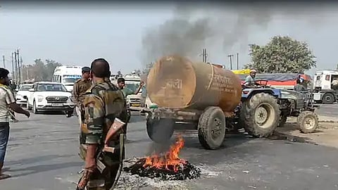 bihar student shot dead 2 injured in dispute over cheating in exam