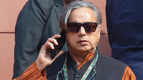 KPCC instructs leaders not to respond to Shashi Tharoors statements