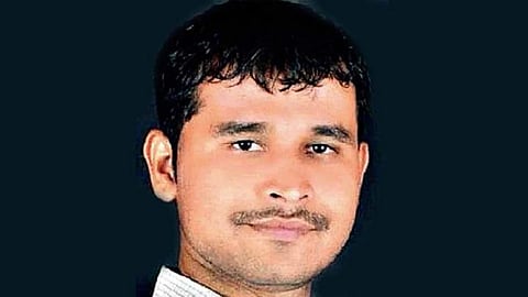 pune rape case: police release picture of accused; rs 1 lakh reward for information