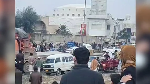 Explosion during Friday prayers in Pakistan; Five dead, many injured