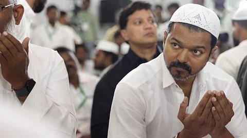 Vijay held iftar