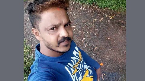 death of 15-year-old girl and young man in kasaragod; Initial conclusion is suicide