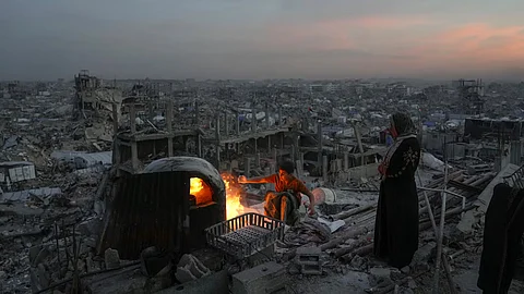 isreal strickes gaza 200 killed