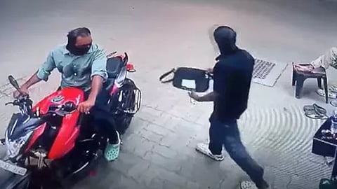 petrol pump theft in vadakkencherry