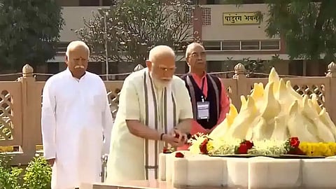 pm modi visits rss headquarters nagpur