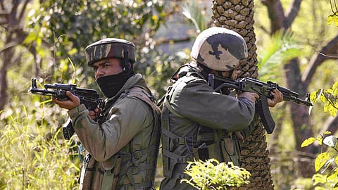 Pakistan army crosses Line of Control and fires at posts and India retaliates