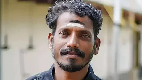 A young man died after being stabbed by a neighbor in Pathanamthitta.