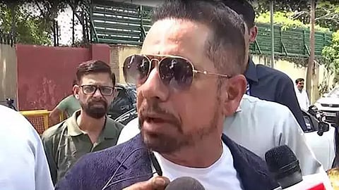 Robert Vadra speaks to media persons as he comes to ED office