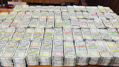 huge black money seized in malappuram kondotti