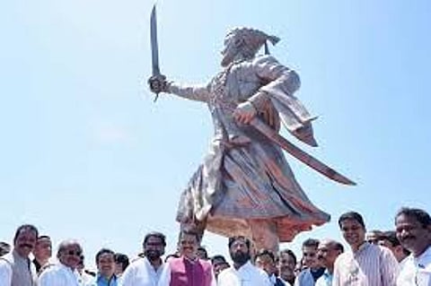 A new statue of Chhatrapati Shivaji Maharaj was installed to replace the collapsed statue.