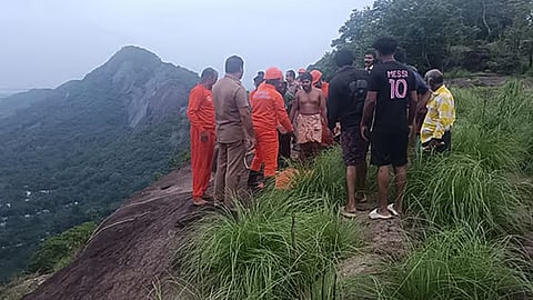 youth falls from viewpoint idukki