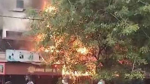 Order to investigate fire at Kozhikode bus stand building