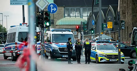 12 injured in knife attack in Hamburg