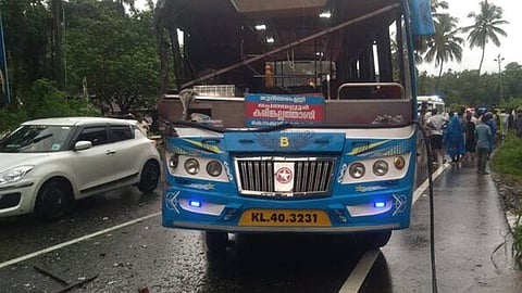 private bus accident at palakkad