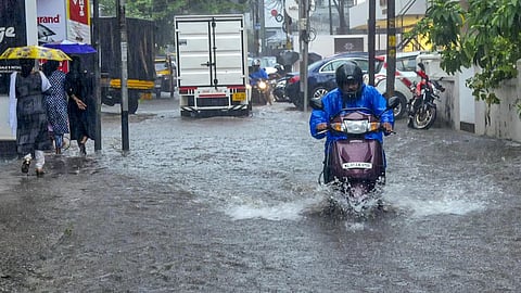 kerala heavy rain red alert in 3 districts today