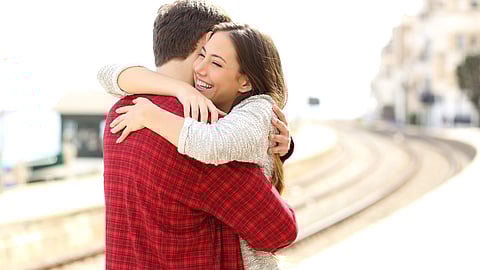 pay 600 rupees to hug, man mums viral in china