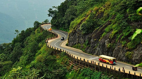 Police impose restrictions on tourists at Thamarassery churam