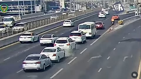 Ajman Police warns against sudden lane changes: Violation of the law will result in a fine of 1,000 dirhams