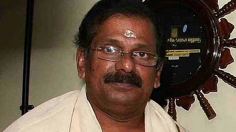 malayalam actress kavya madhavan father died