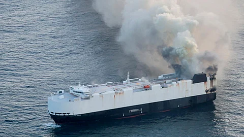 cargo Ship carrying 3,000 cars sinks in Pacific ocean