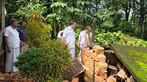 Two injured in house collapse in Vettilappara Kothamangalam