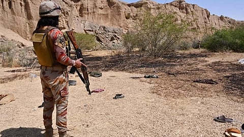 13 soldiers killed as suicide bomber rams military convoy in northwest Pakistan