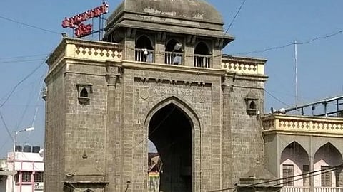 Action taken against 8 Tulja Bhawani Temple priests for tobacco consumption, spitting