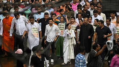 kolkata sees massive protest led by mamata banerjee over harassment of bengali speaking people