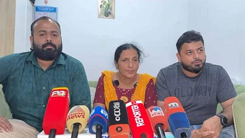 Vaibhavi cremation in Dubai, while Vipanchika's mother returns home with her body